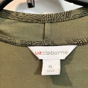 Cute light over coat XL